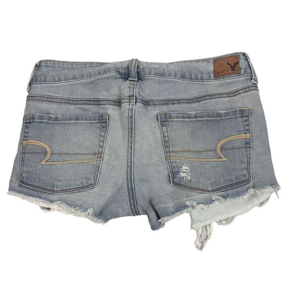 American Eagle Women's Light Wash Distressed Shortie size 6 - Picture 2 of 6